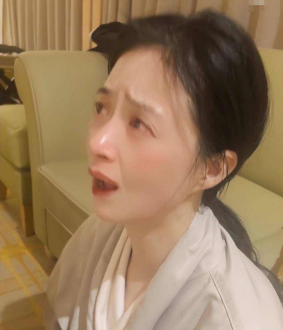 不饱饭崩溃大哭助理不安慰还总咄咄逼人pg电子试玩入口蒋欣精神状态惹担忧吃(图7)