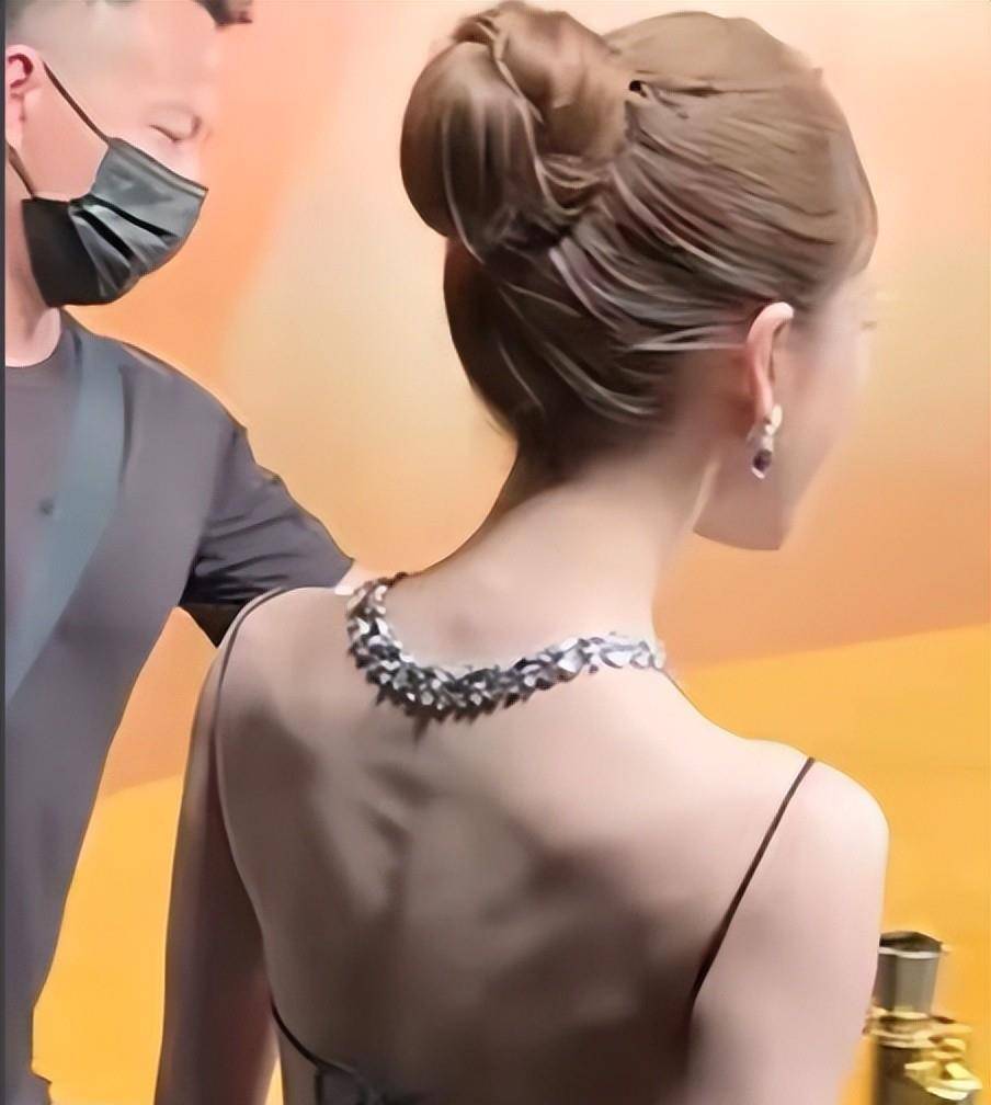 不饱饭崩溃大哭助理不安慰还总咄咄逼人pg电子试玩入口蒋欣精神状态惹担忧吃(图21)