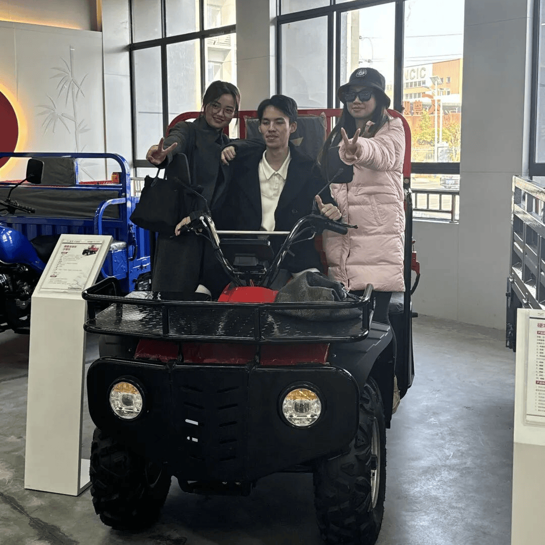 国留学生探访“綦江制造”走向世界pg试玩从花椒香到机械轰鸣：17(图3)