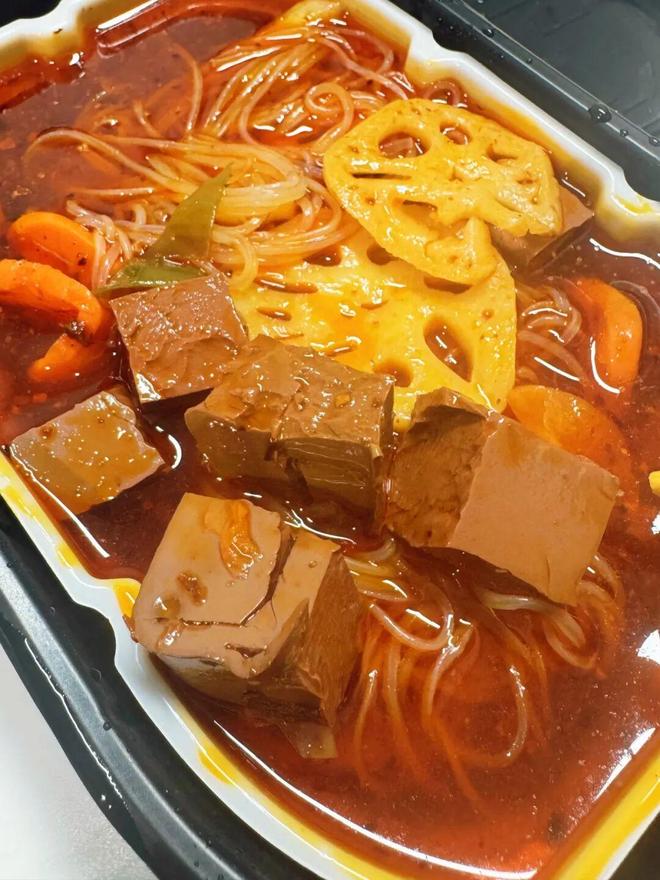 个自热火锅我能连吃三天！pg电子中国懒人狂喜！这(图2)